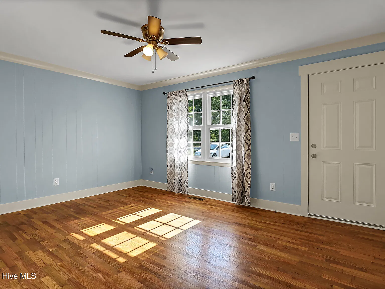 Studio, 1.5 bath, $1,700 — Photo 4