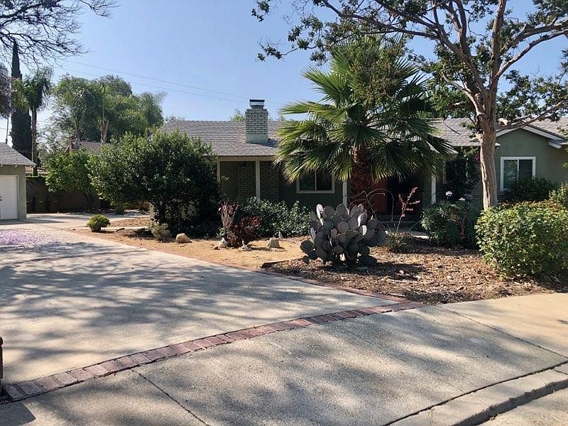 1st image of 920 Emerson Pl