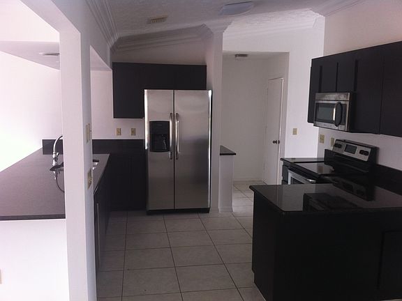 5th image of 1107 SW Gardena Ave