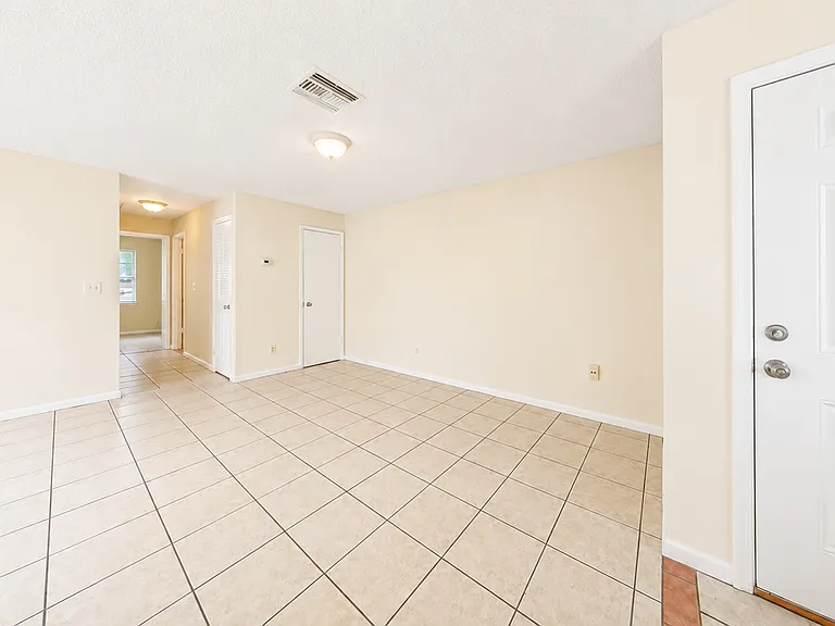 206 S Galena Ave — Photo 3