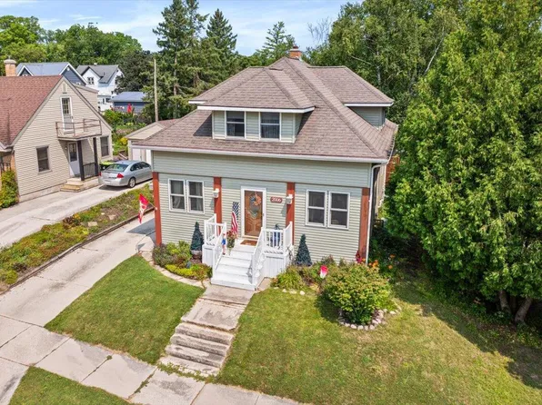 2006 Park AVENUE, New Holstein, WI 53061