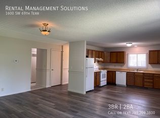 1600 SW 69th Ter, Topeka, KS 66619