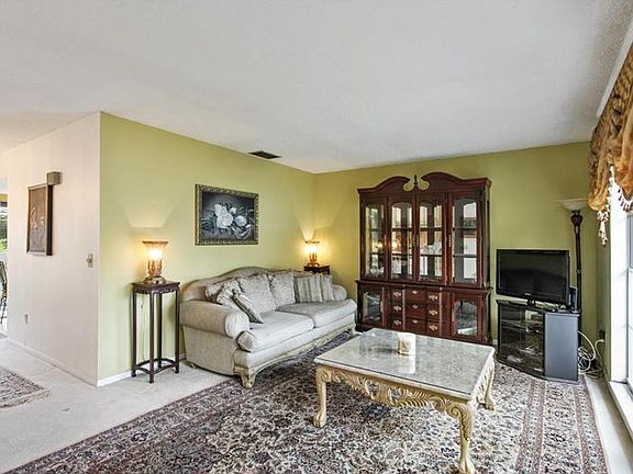5th image of 6727 Maybole Pl