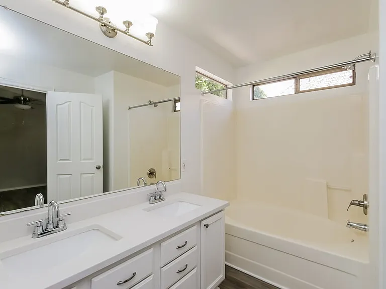 1504 W Page Ave — Photo 11