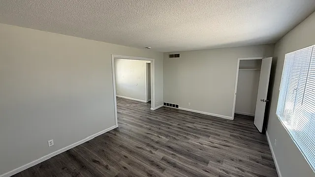 2 bed, 850 sqft, $1,400 — Photo 4