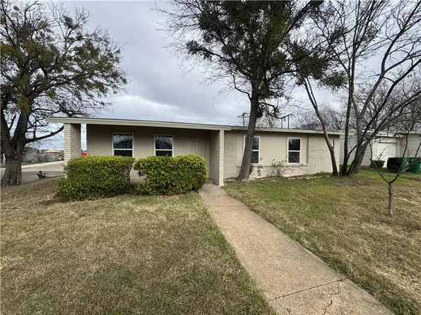 207 Laurel Ln, Mc Gregor, TX 76657