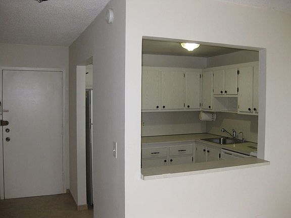 4th image of 16950 W Dixie Hwy APT 523