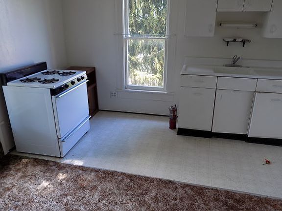 2nd image of 175 E Main St #2