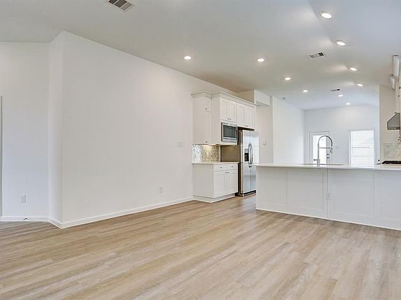 5th image of 4922 Tan Briar Dr