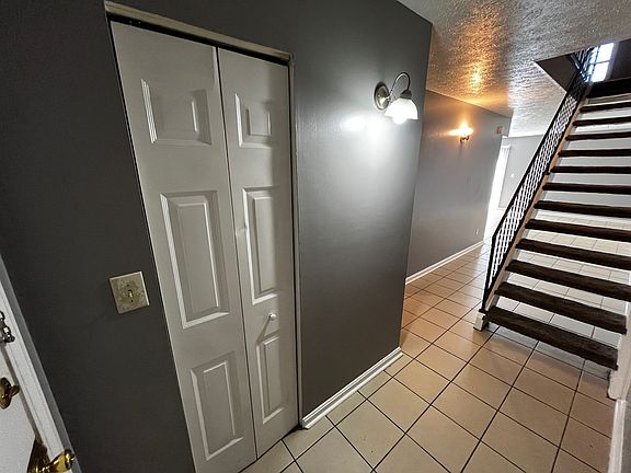2nd image of 1929 Peabody Ln APT 5