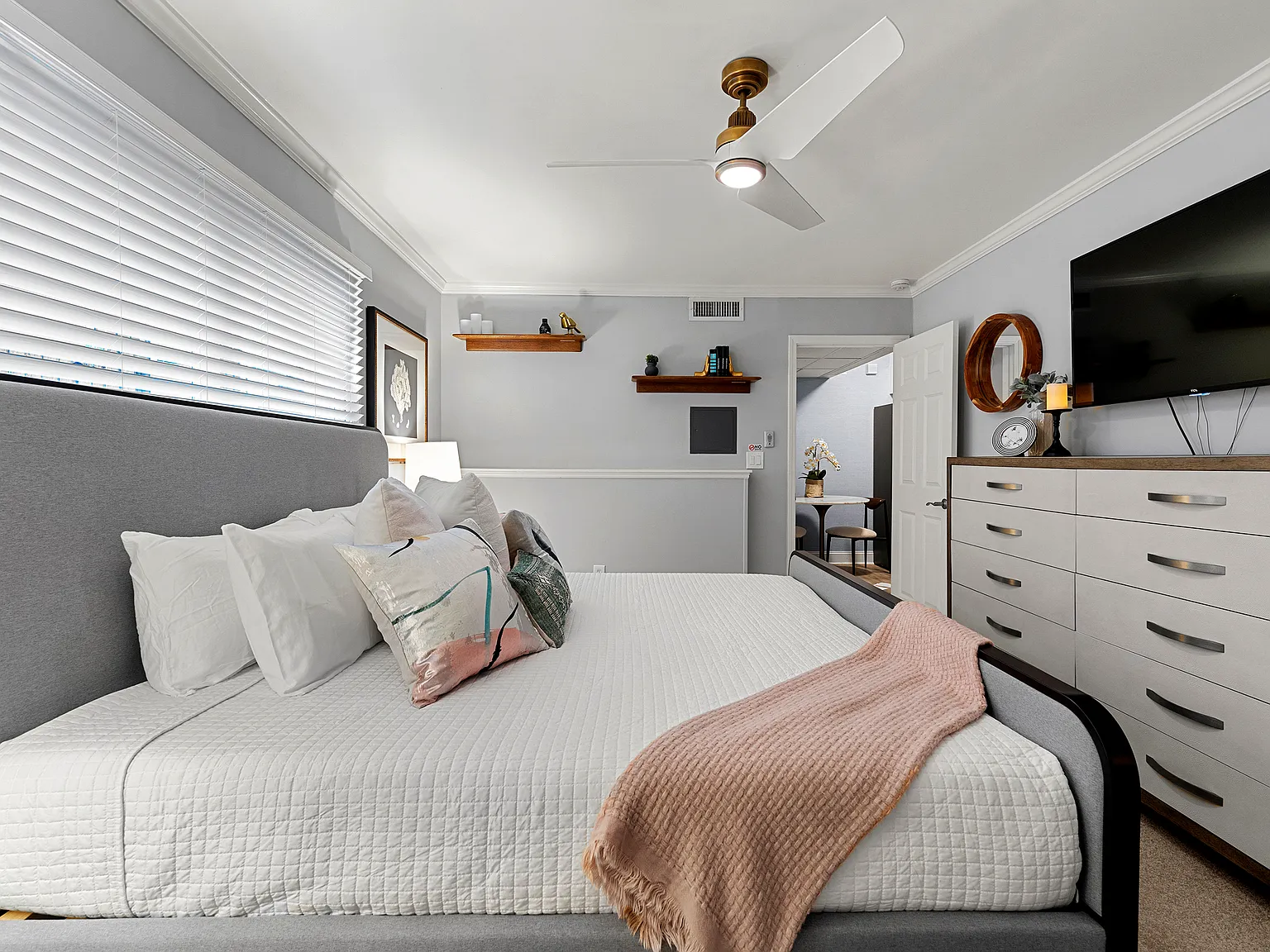 1 bed, $3,750 — Photo 2