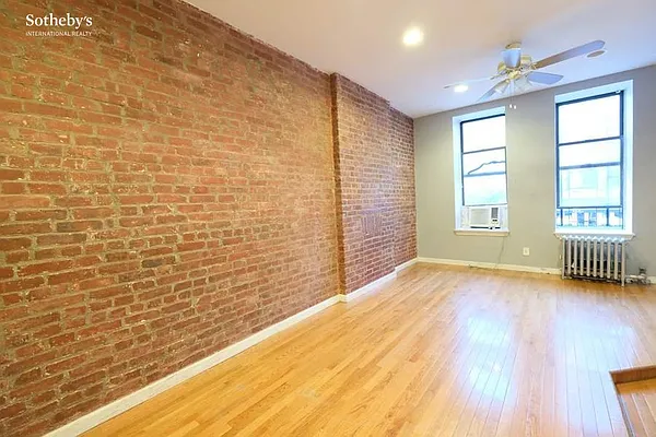 Rented by Sotheby's International Realty | media 29