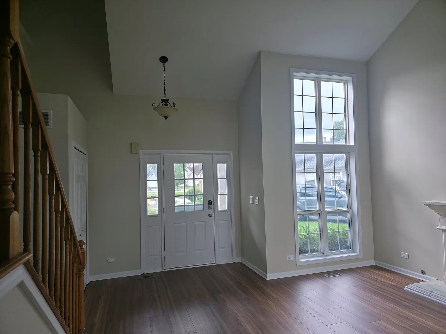 2 bed, 2.5 bath, 1693 sqft, $2,550 — Photo 2