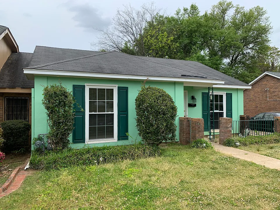 3432 Lexington Rd