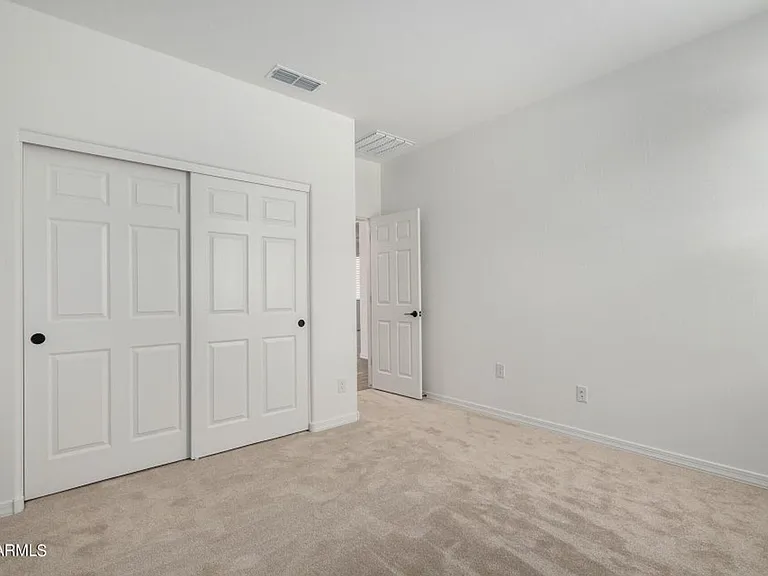 17318 W Surrey Dr — Photo 32
