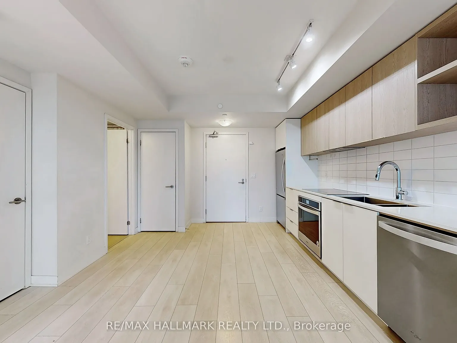 2 bed, $2,500 — Photo 4