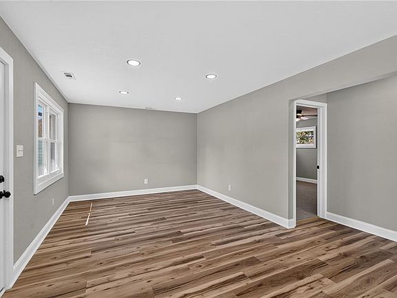 4th image of 4712 Lonewillow Ln