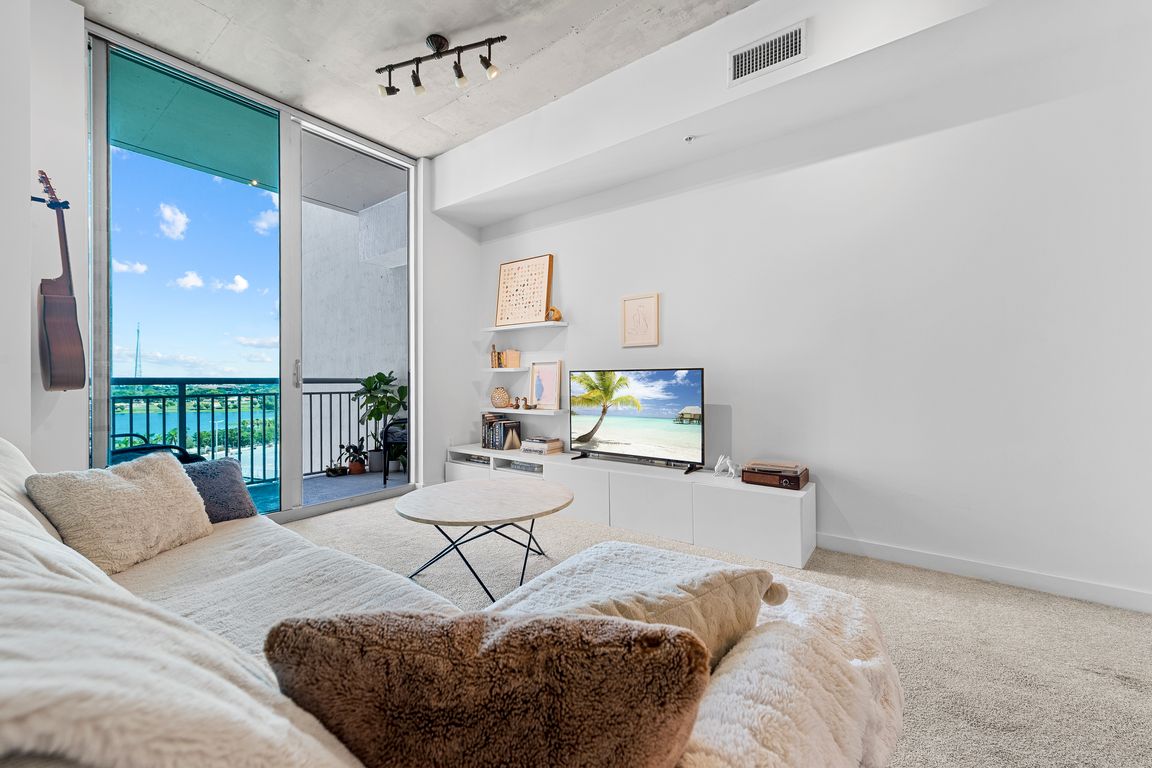 next background image