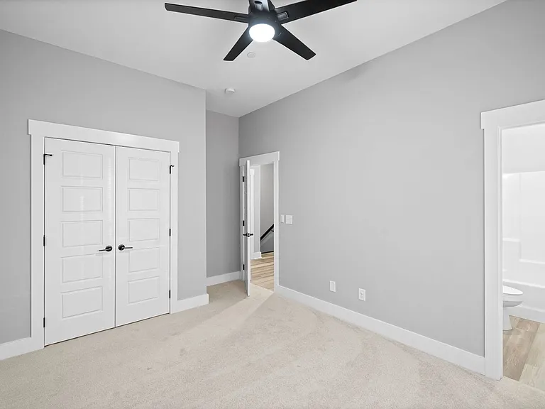 428 Centre St — Photo 24