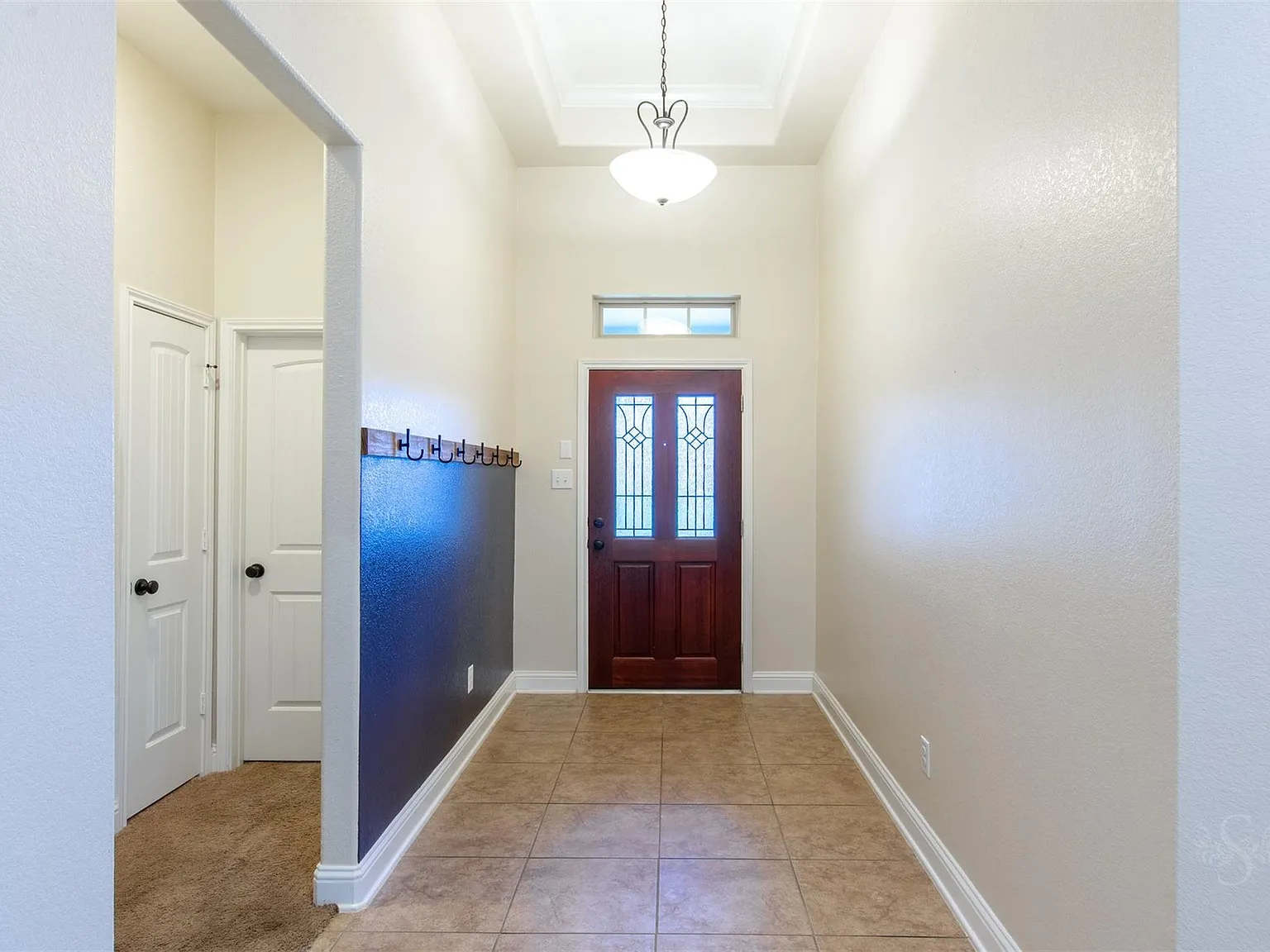 4 bed, 2.0 bath, 2394 sqft, $2,500 — Photo 4
