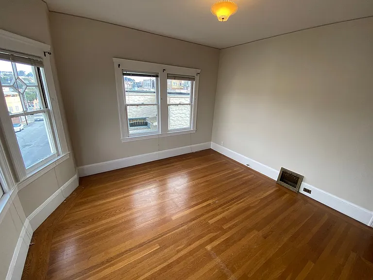 42 Castle Manor Ave — Photo 29