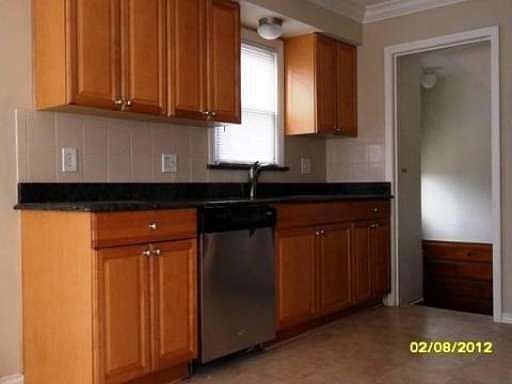 4th image of 21035 Sunnydale St
