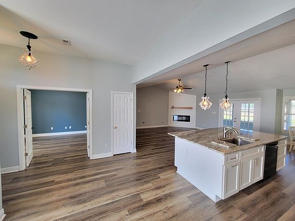 5th image of 3808 Saber Tooth Cir