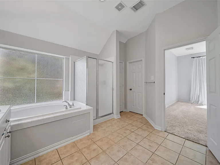14 Beauty Bower Pl — Photo 24