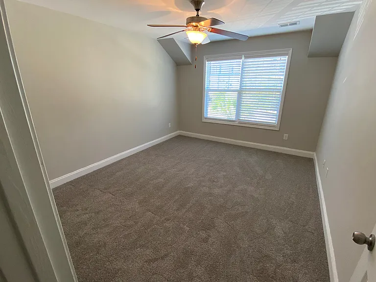 3635 Bagley Dr — Photo 23