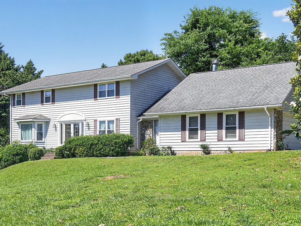 1st image of 1921 Crystal Lake Ln