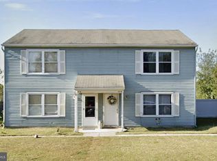 24 Greenfield Dr, Berlin, NJ 08009