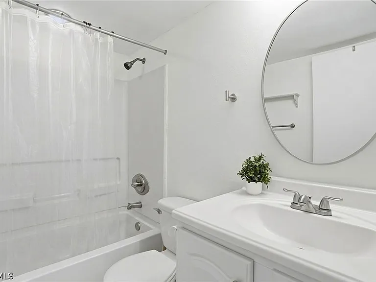 2885 Palm Beach Blvd #301 — Photo 15