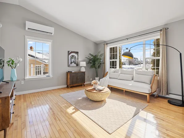 28 Southway Cres W, Charlottetown, PE C1E 2K5