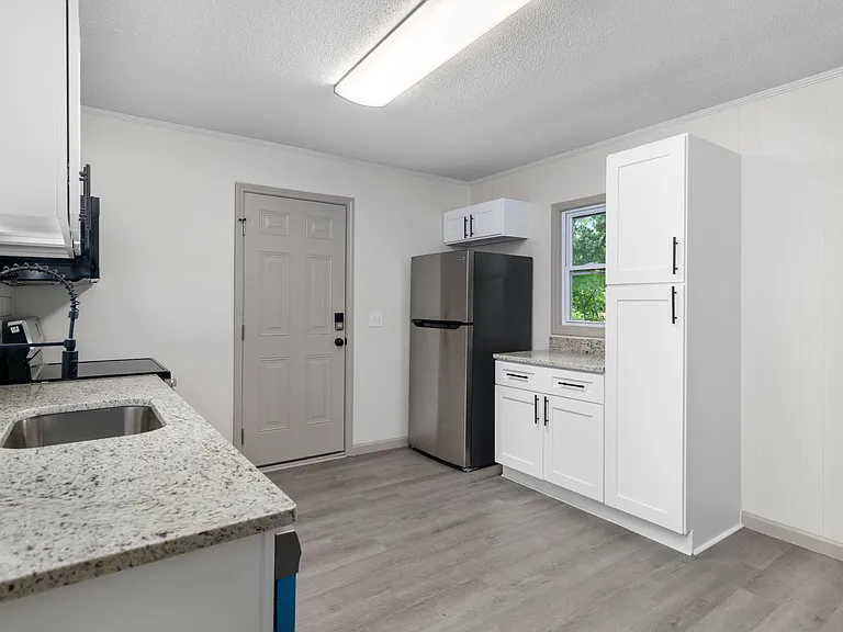 1100 Beckham Ave #C — Photo 13