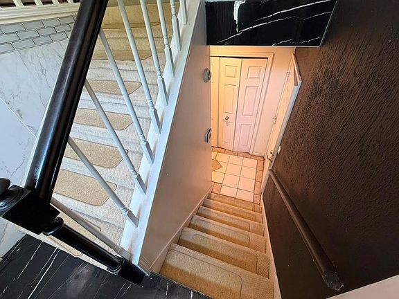 5th image of 875 Long Branch Cir