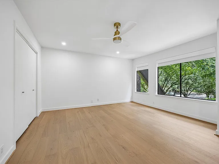 201 Litchfield Ln — Photo 15