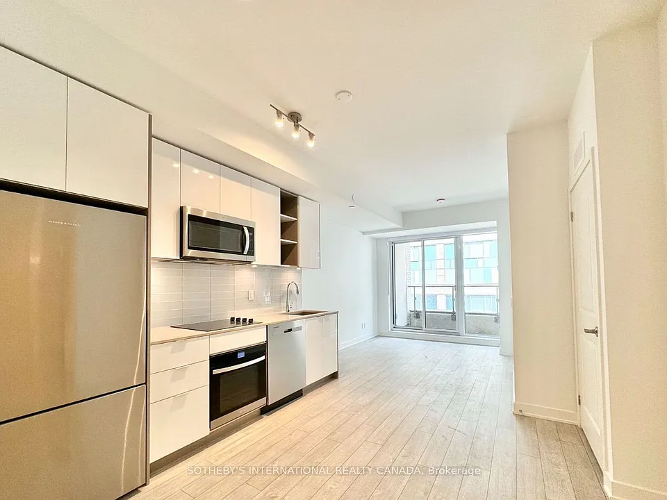 543 Richmond St W #401
