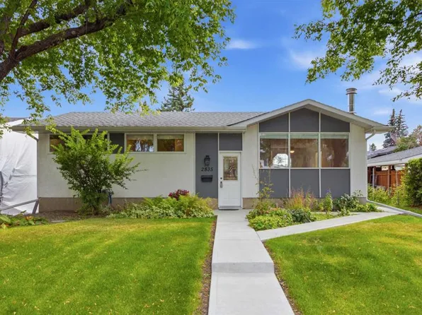 2835 N 63rd Ave SW, Calgary, AB T3E 5J6