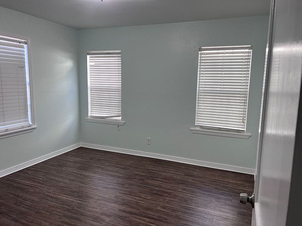1st image of 2660 Poinsettia Dr