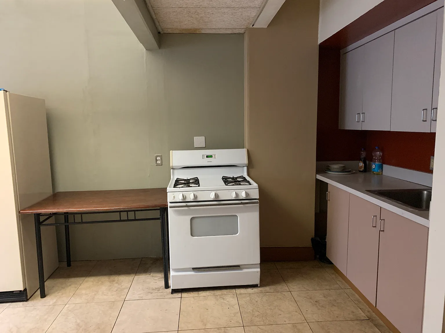 4 bed, 1400 sqft, $800 — Photo 4