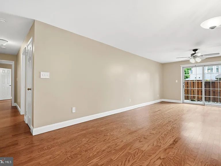 3105 Danbury Ct — Photo 4