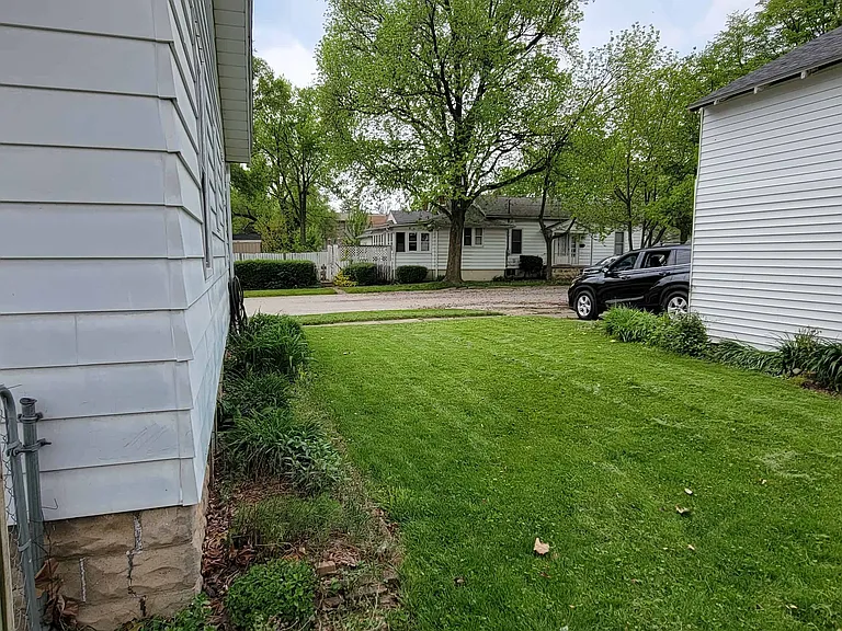 111 Sherman St — Photo 5