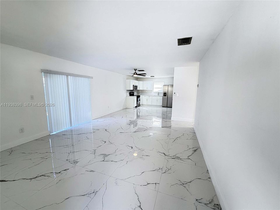 1st image of 133 SE 2nd Ave APT 2