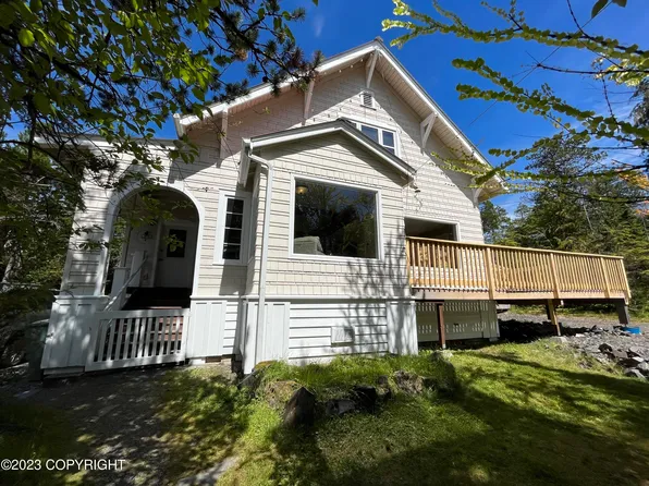 50 Papkes Landing Rd, Petersburg, AK 99833