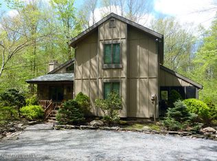169 Crocketts Cres, Pocono Pines, PA