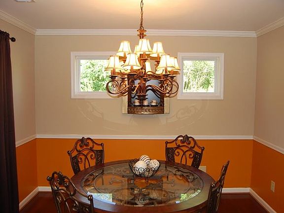 4th image of 13 Chimney Springs Dr
