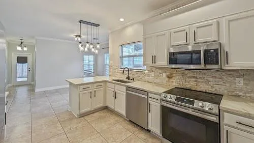 2735 Village Ct — Photo 4