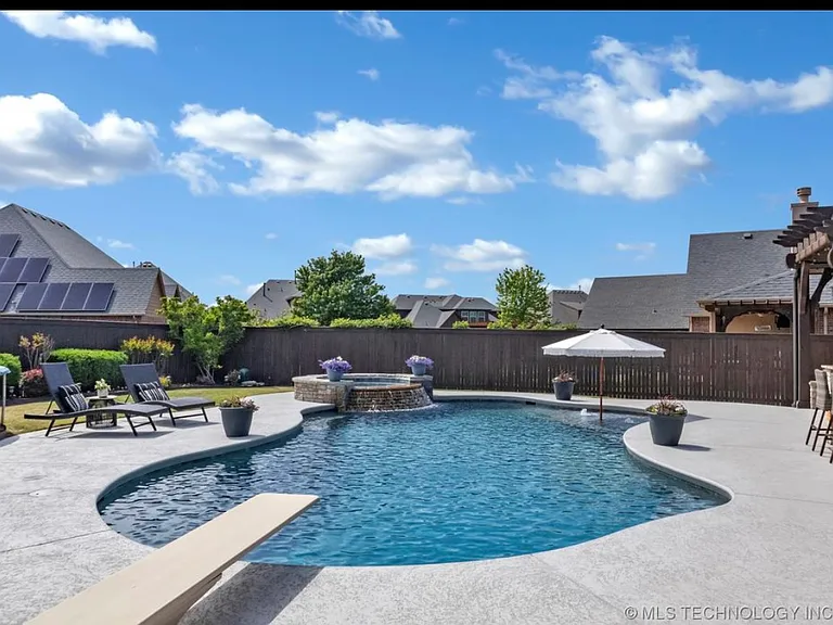 1200 S Laurel Ave — Photo 36