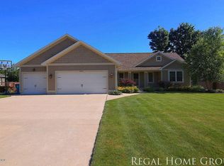 2041 Conifer Ridge Dr SW, Byron Center, MI 49315