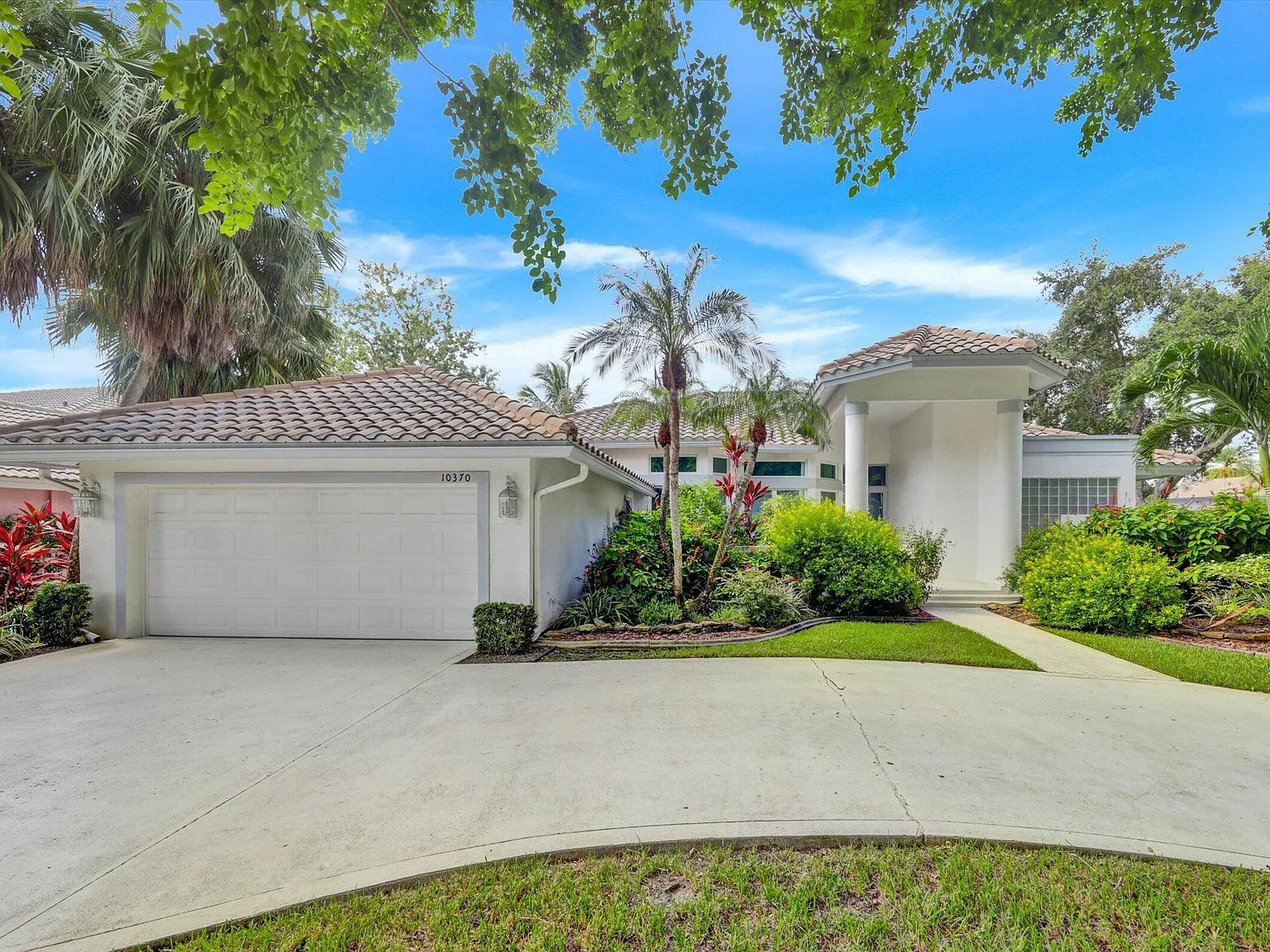 4 bed, 3.0 bath, 2691 sqft, $9,000 — Photo 4